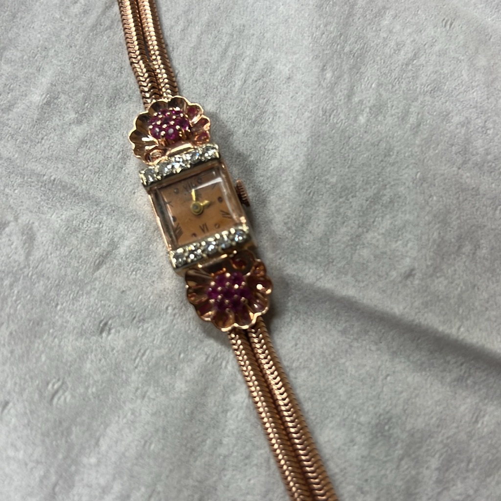 Kingston Quartz Solid 14k Gold